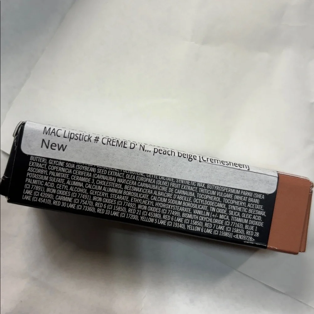 MAC Creme sheen Lipstick - Creme DNude Lipstick new